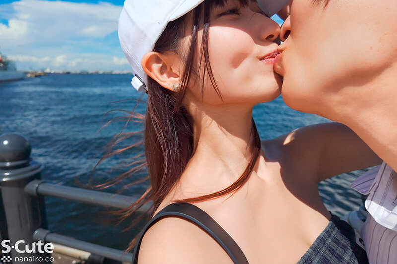 逢沢みゆ 屋外デートシーン
