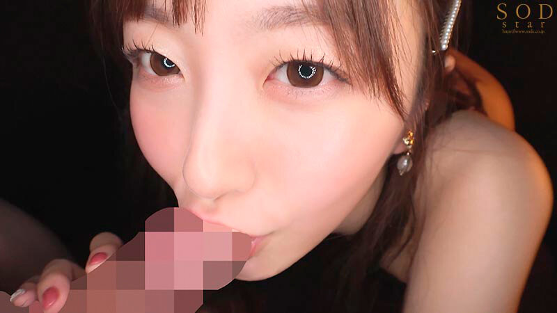 おちんちん大好きなチジョいひかりちゃんが街中どこでも咥えてしゃぶってくれる！超絶倫男くんと青空チンしゃぶデート！ サンプル画像9